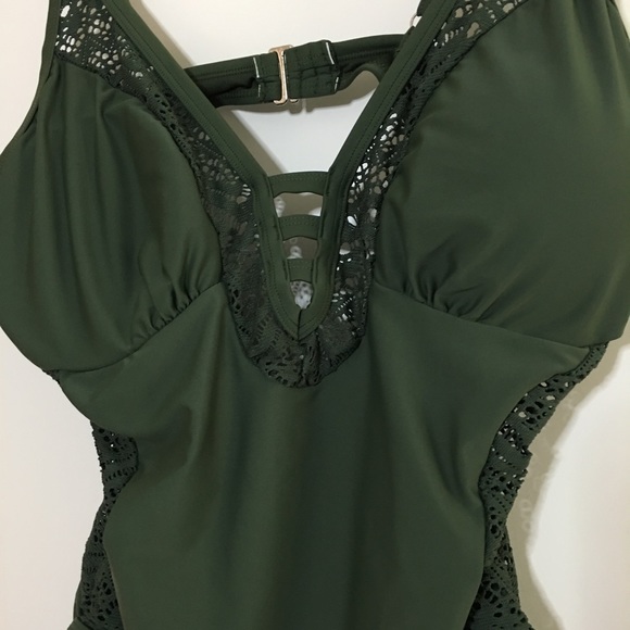 Sexy plus size swim suit - Picture 2 of 8